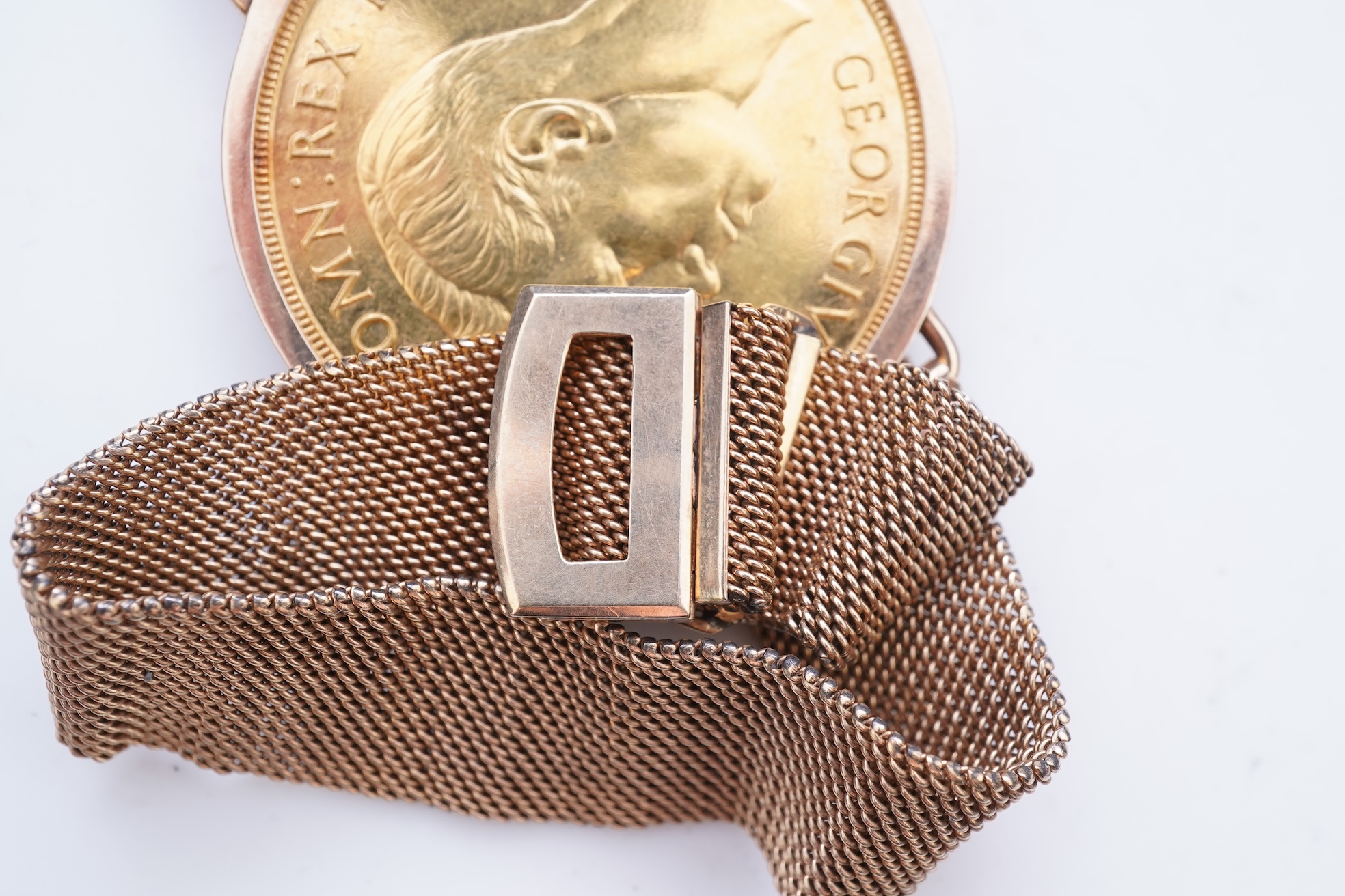A rare George VI quintuple gold sovereign bracelet, circa 1937
